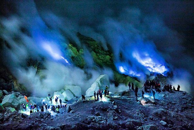 a50088a40986 5e7f3b28097f366e543df9b2 - Ijen Crater ( Blue Fire ) Starts From Banyuwangi - Goajomblang.com